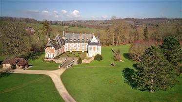 Den storslåede Château ejendom beliggende i Eure 