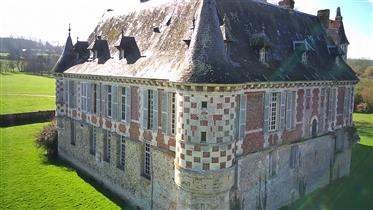 Den storslåede Château ejendom beliggende i Eure 