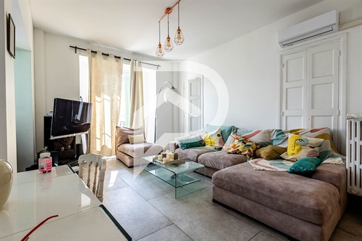 Bright 3 room apartment with balcony - 72.21 m2 - In the heart of Cannes