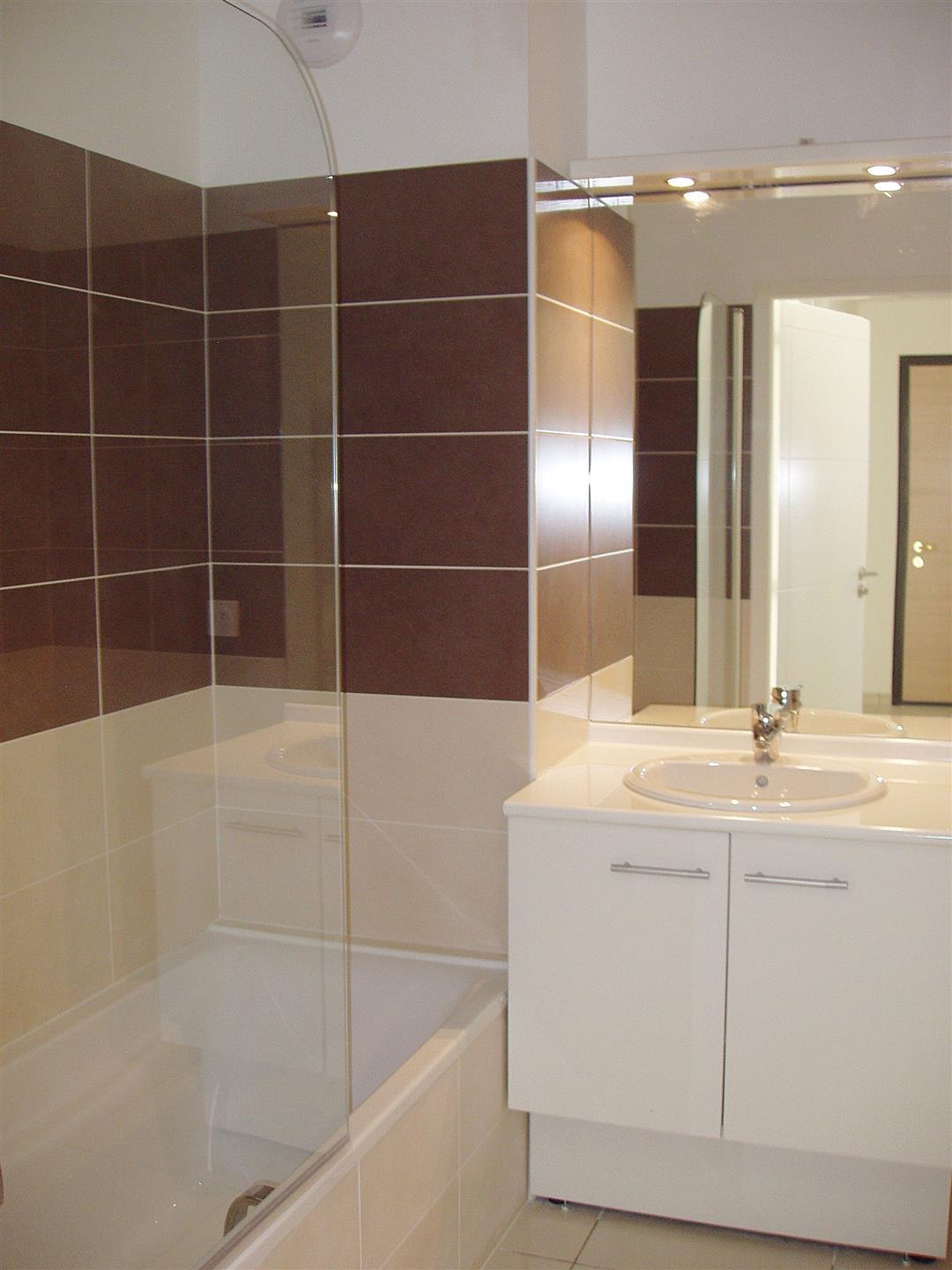 Cumpărare: Apartament (74000)