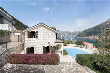 Two villas for a large family, Stoliv, Kotor