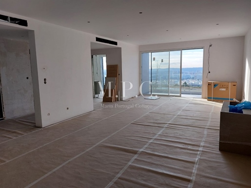 New 2 bedroom flat on Rua Armando Caldas in Serra de Carnaxide