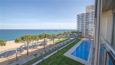 Exclusive apartment - ground floor - on the first line of Platja d'Aro
