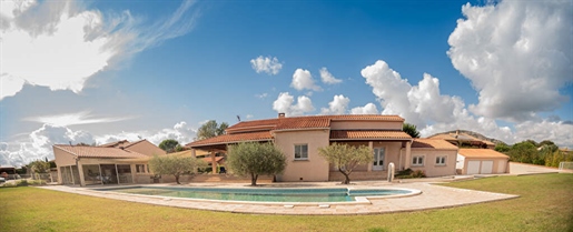 For Sale Villa 7 rooms 171 m2, swimming pool, 4 garages Quissac 30260
