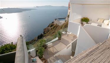 Luxury Villa 120 Sq.M.-Santorini,Caldera,Fira