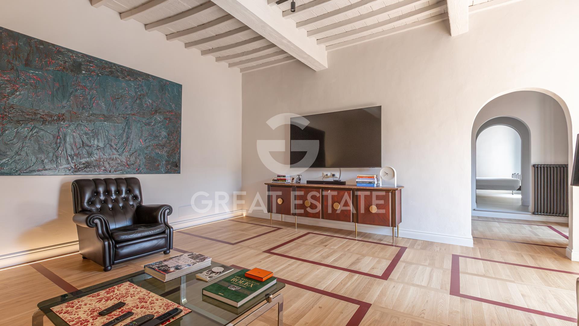Purchase: Apartment (52100)