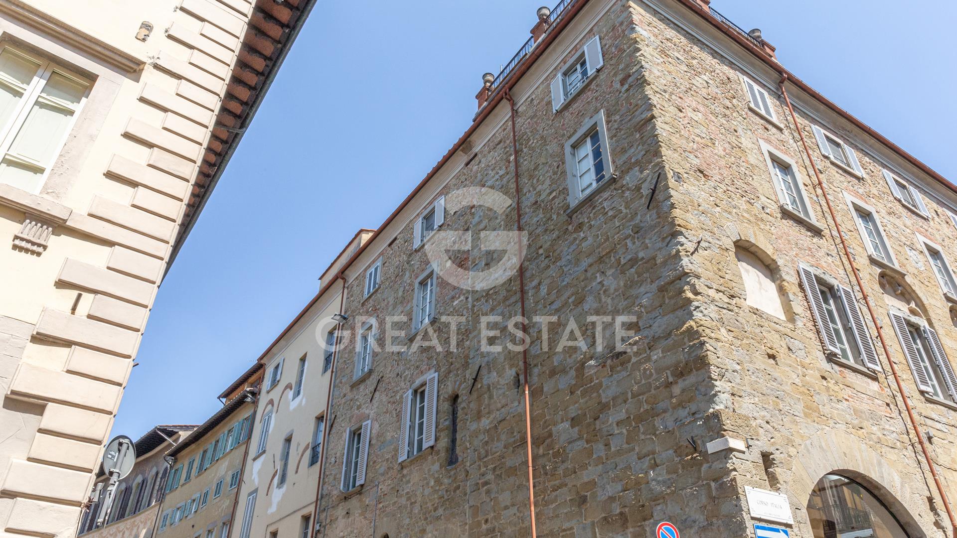 Purchase: Apartment (52100)