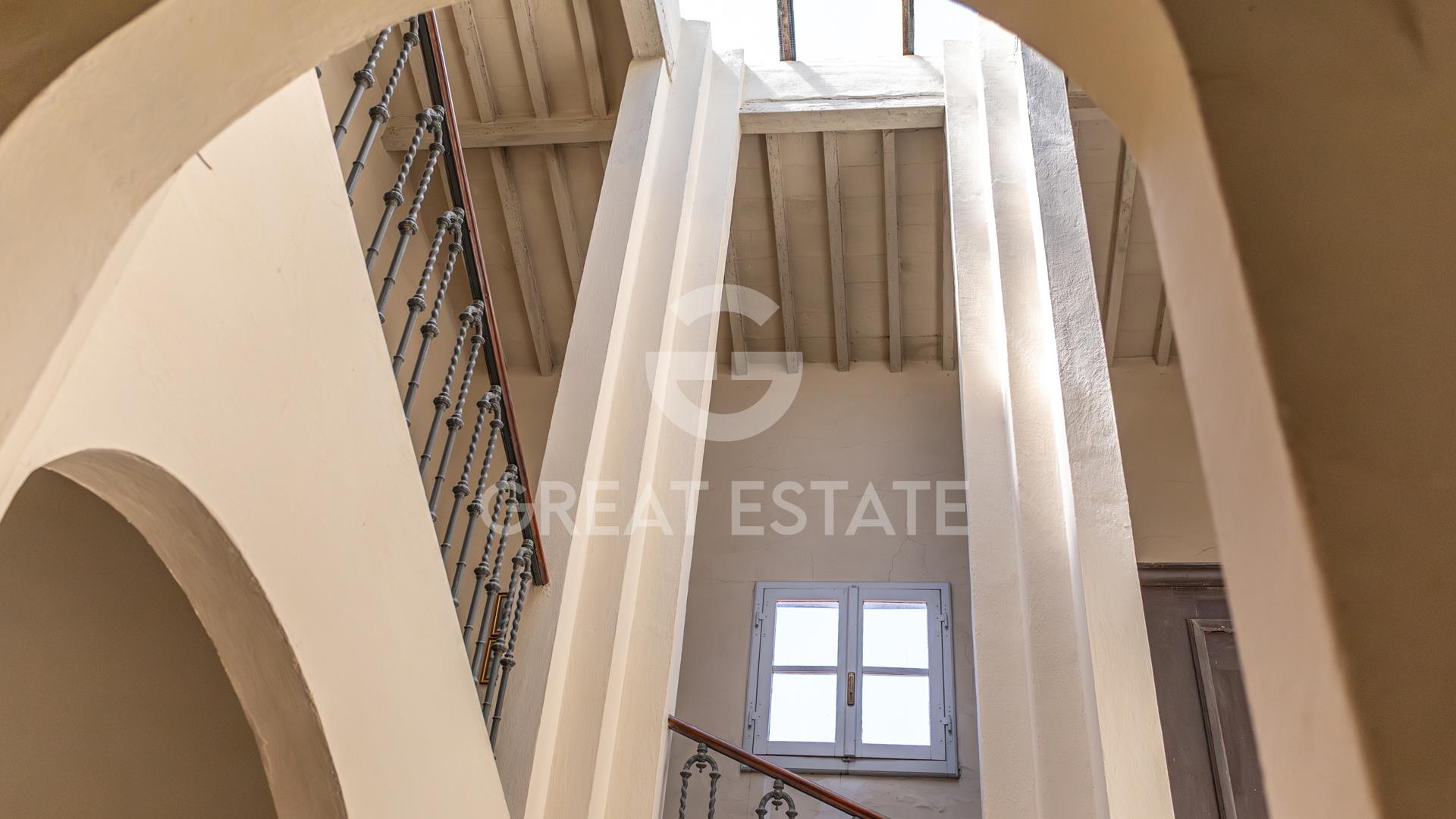 Purchase: Apartment (52100)