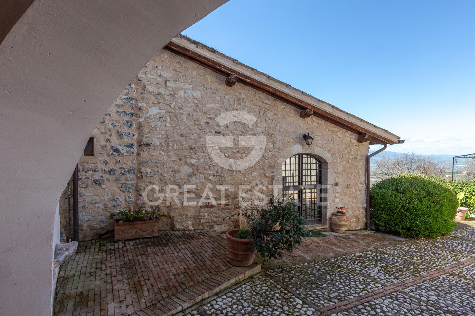 Purchase: House (06049)