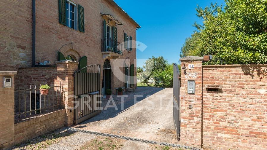 Purchase: House (53100)