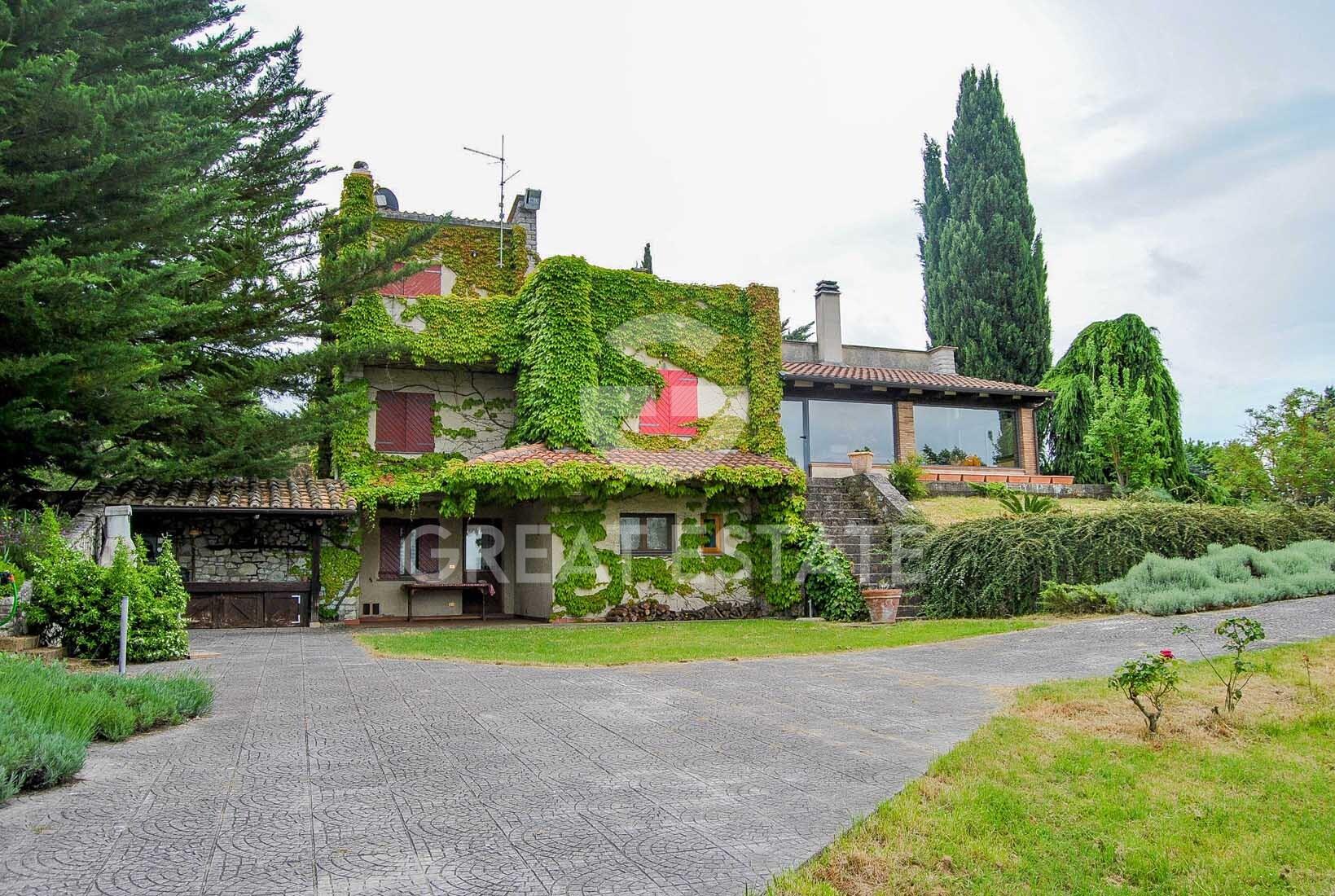 Purchase: House (05023)