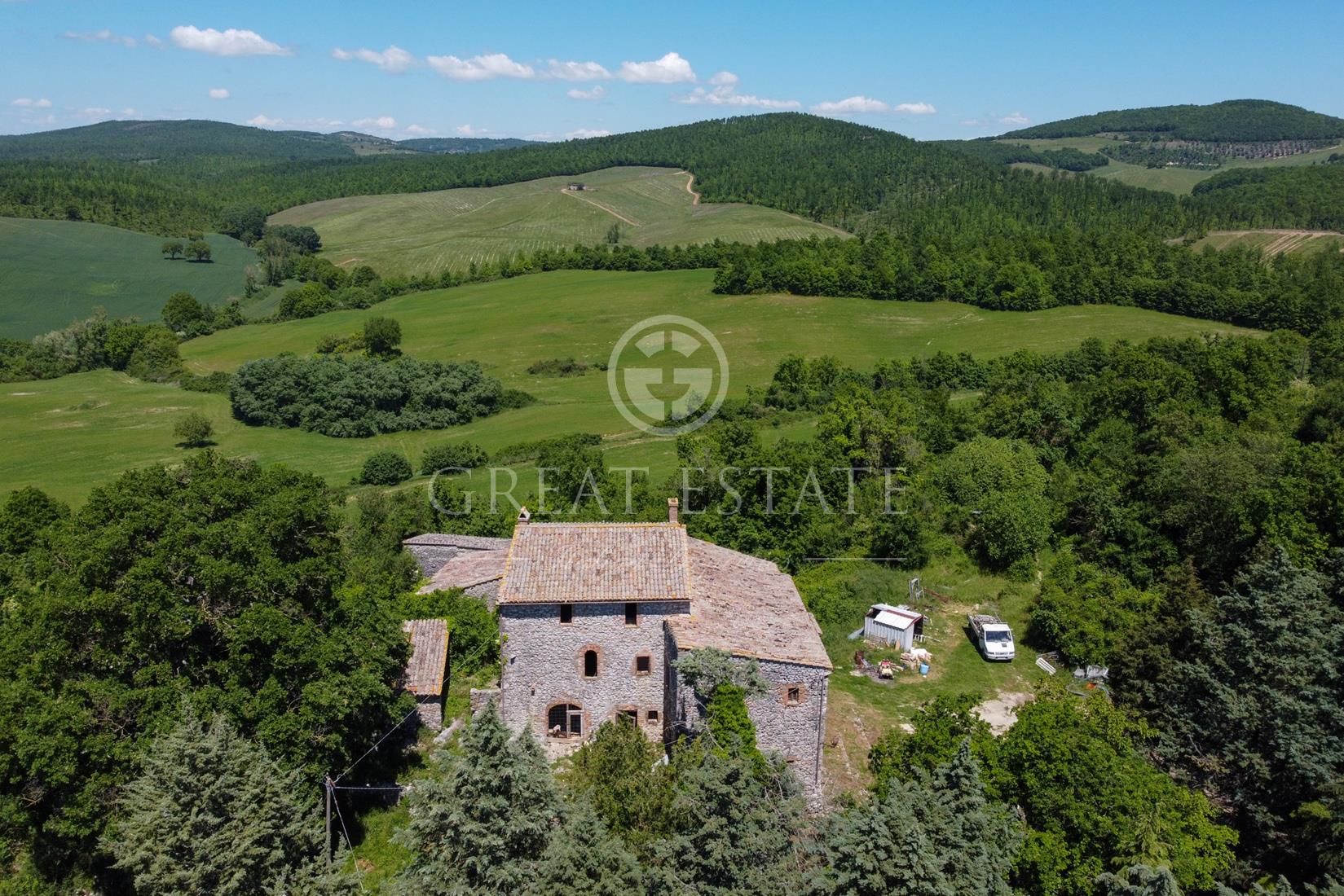 Purchase: Luxury property (05020)