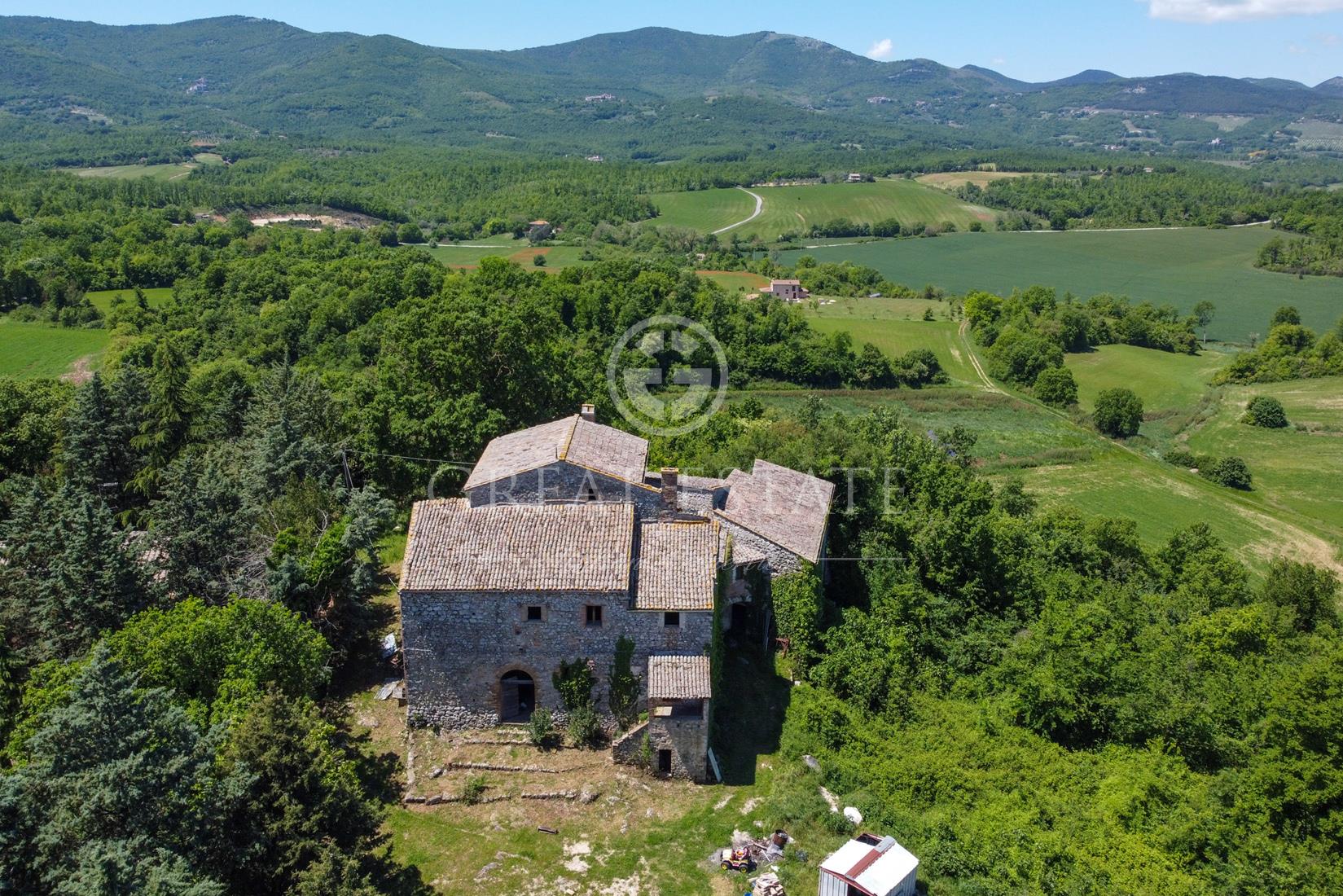 Purchase: Luxury property (05020)
