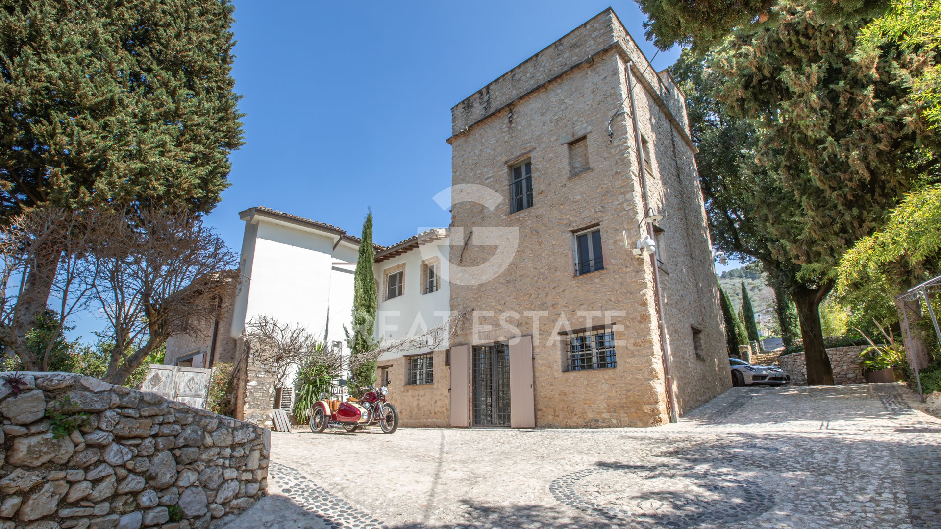 Purchase: House (06049)