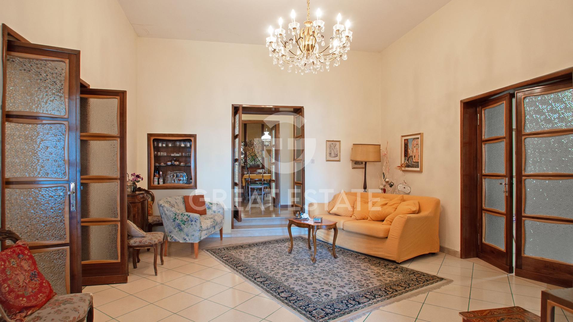Purchase: Apartment (53045)