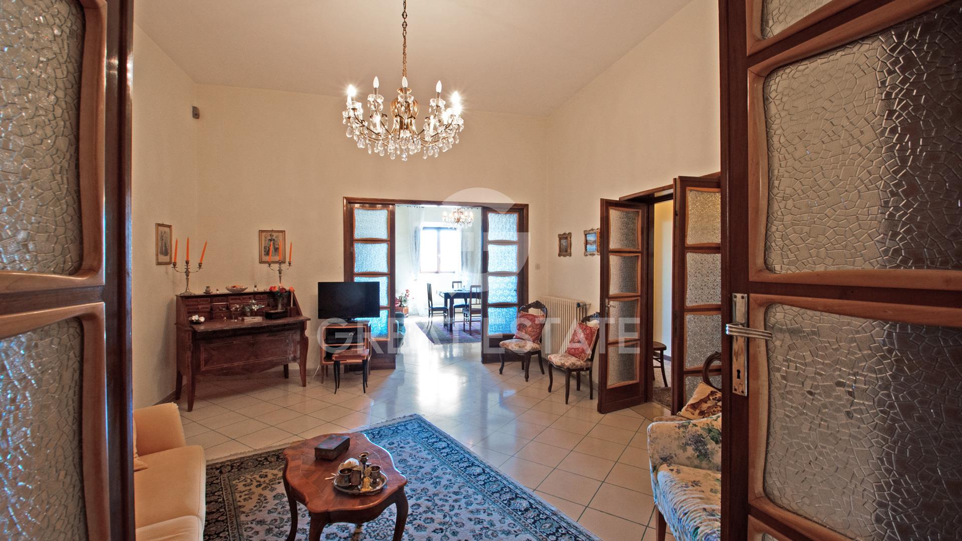 Purchase: Apartment (53045)