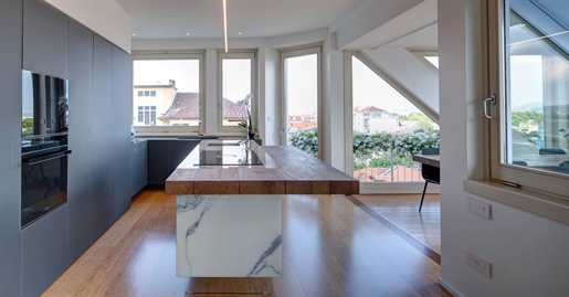Penthouse / Zolder van 189 m2 in Turijn