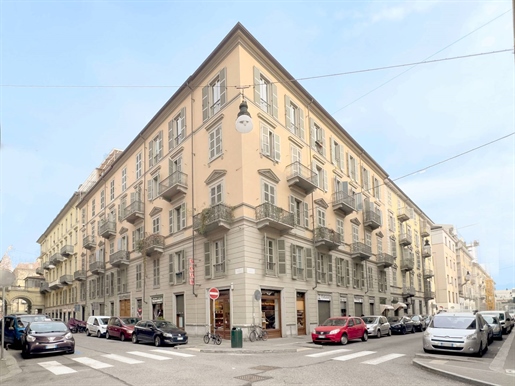 Appartamento di 155 m2 a Torino