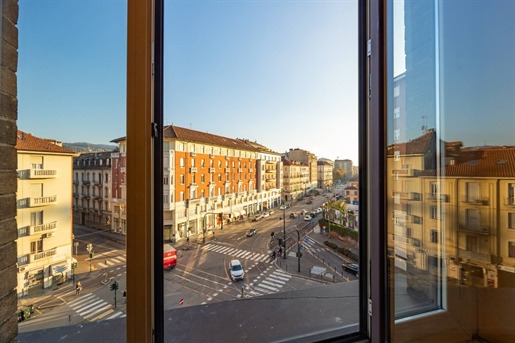 Appartamento di 168 m2 a Torino