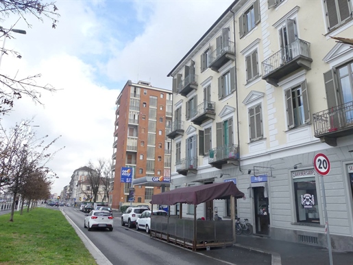 Appartamento di 184 m2 a Torino