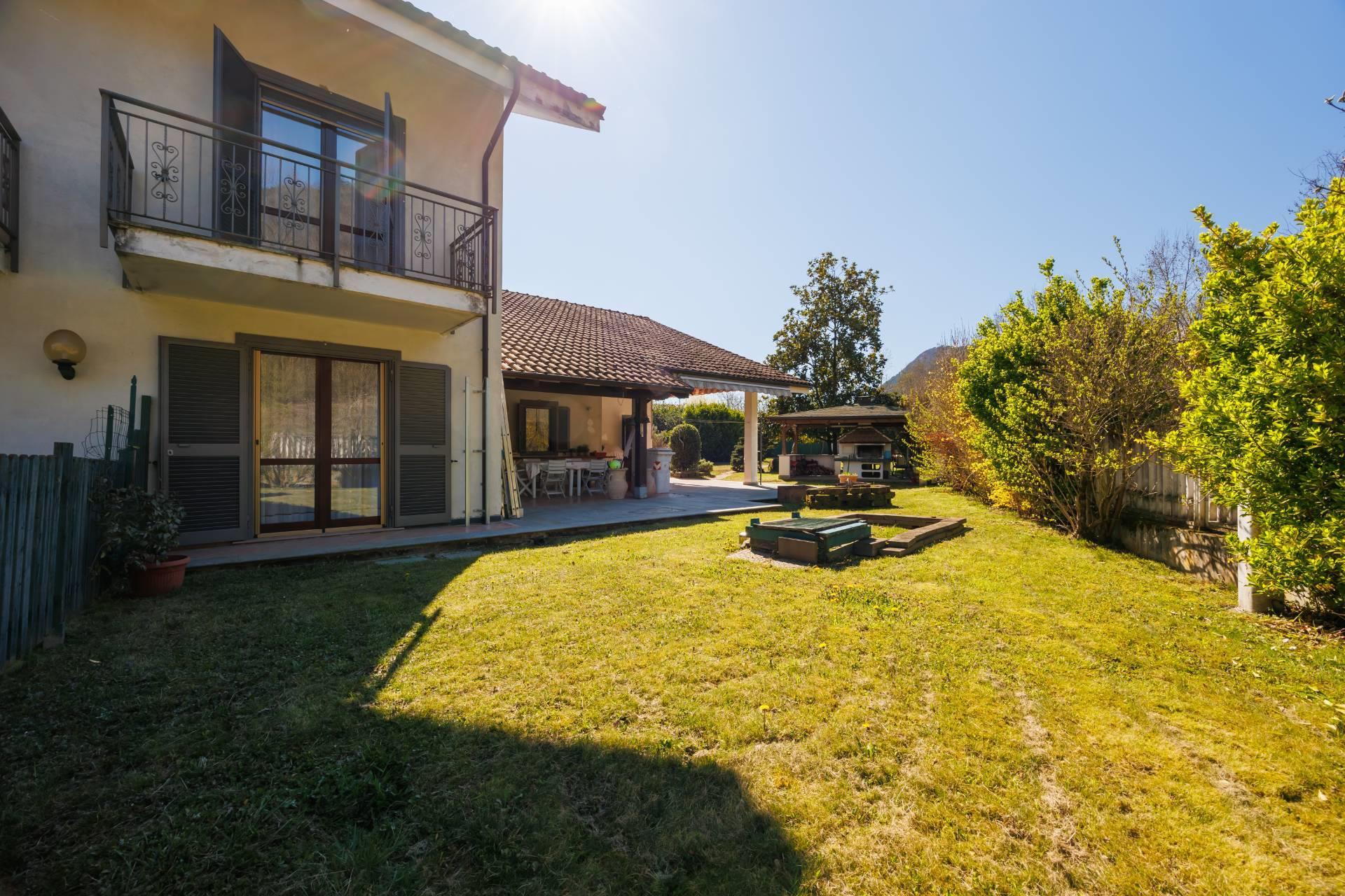 Purchase: House (10090)