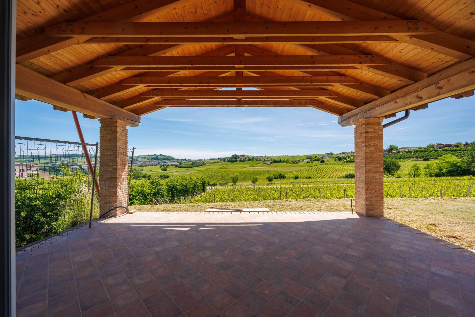 Farm 930 m2 in Costigliole d'Asti