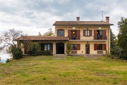 Freistehendes Haus von 685 m2 in Borgo Priolo