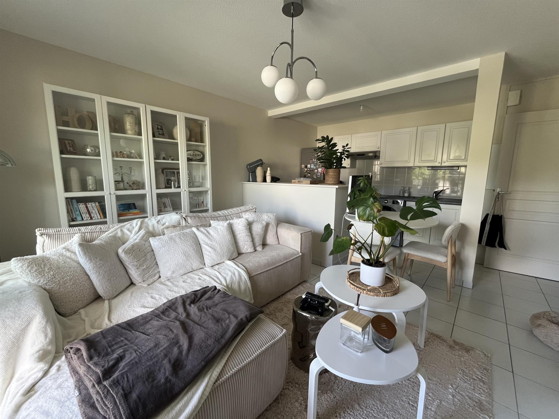 Purchase: Apartment (24000)
