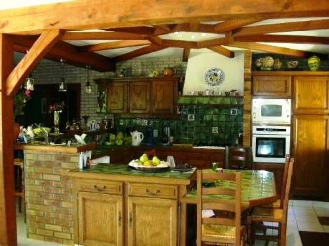Charmosa propriedade rural de 5 quartos com amplos jardins e estábulos