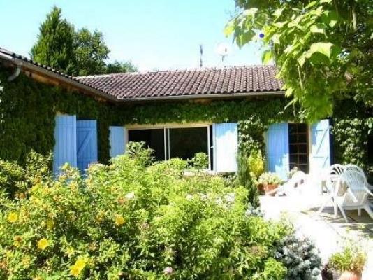 Charmosa propriedade rural de 5 quartos com amplos jardins e estábulos