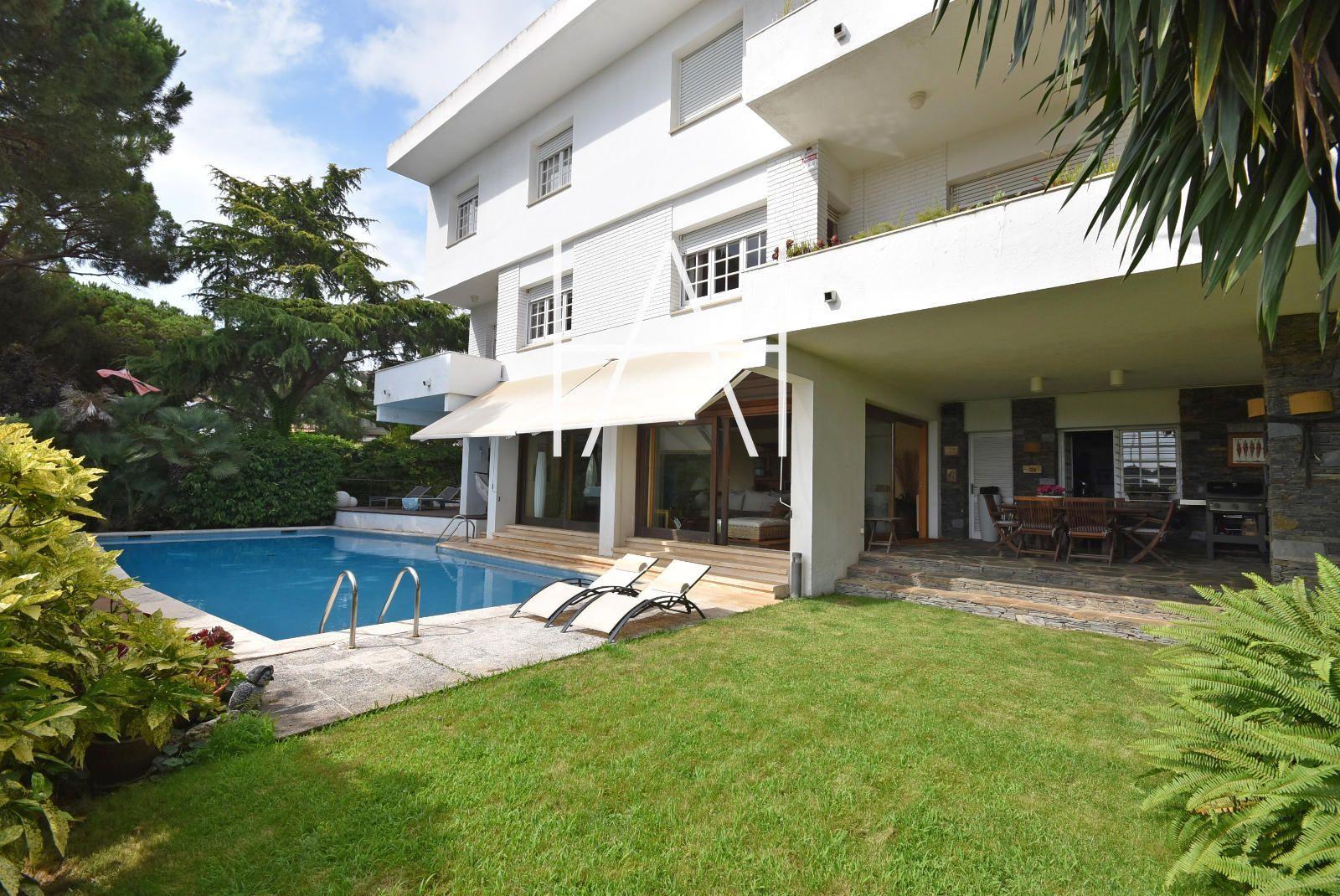 Exclusive Home with Pool in Cabrils