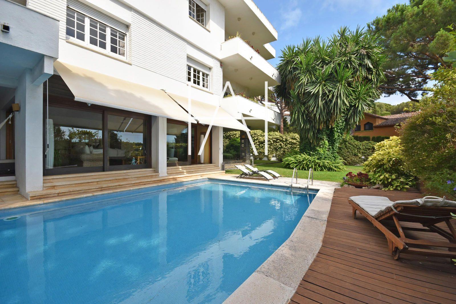 Exclusive Home with Pool in Cabrils