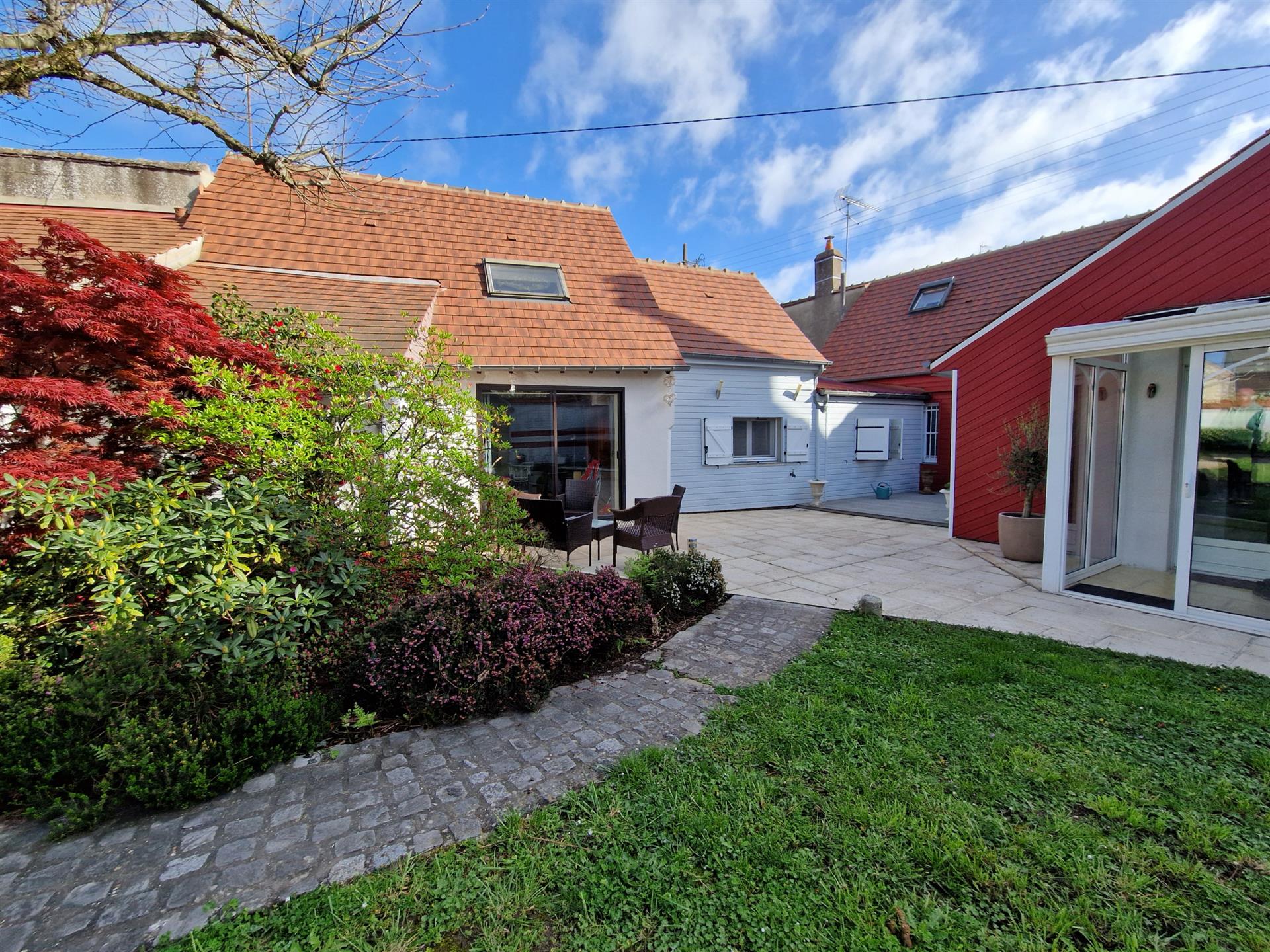 Vente Grande Maison Renovee Sur Terrain De Plus De 900 m2