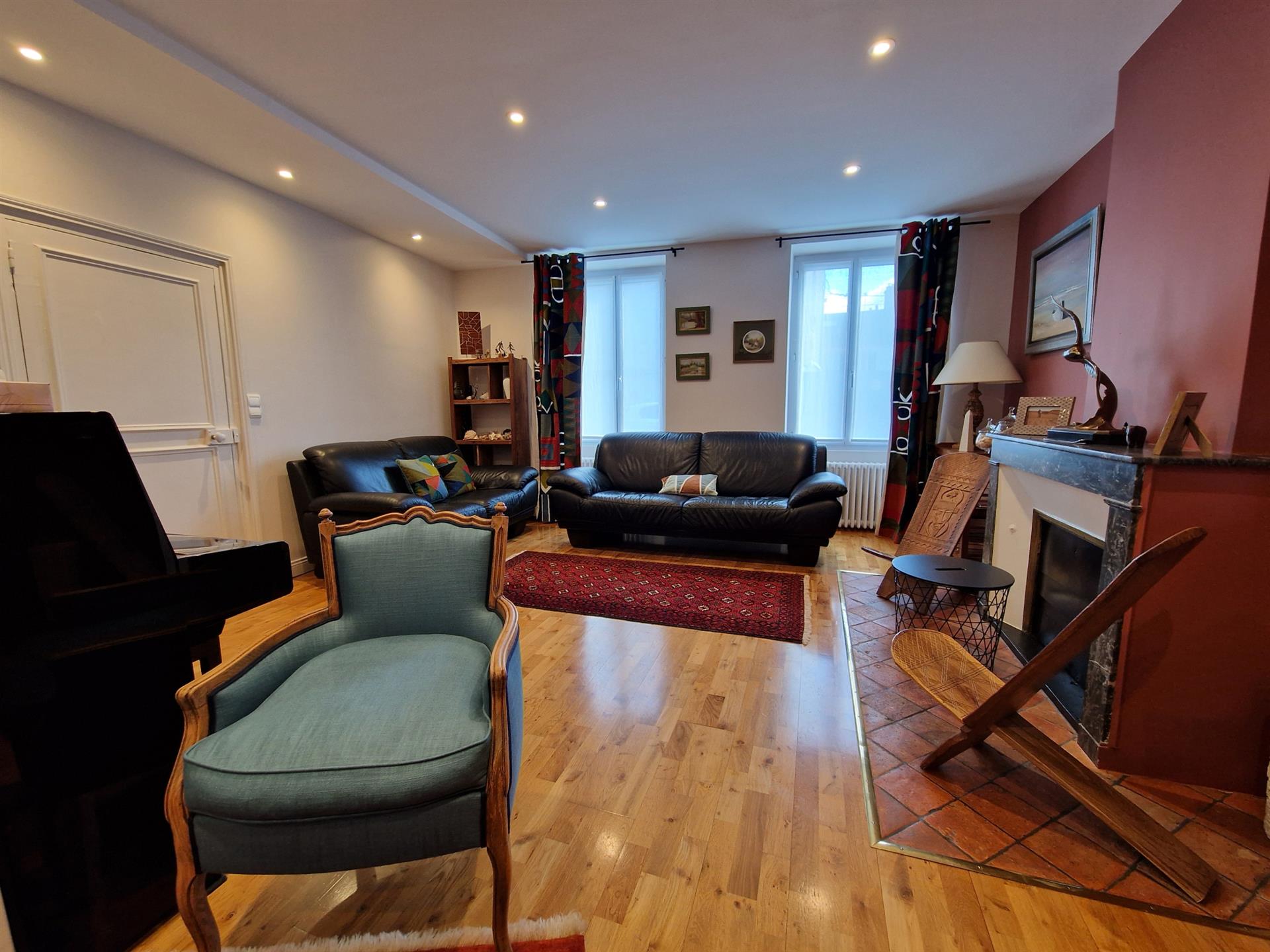 Vente Grande Maison Renovee Sur Terrain De Plus De 900 m2