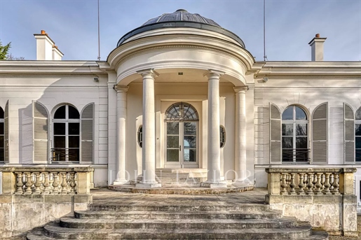Mansão Histórica Encantadora em Louveciennes, França
