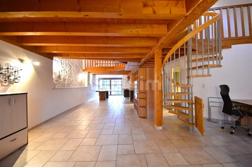 Large apartment of 150 m² in Présilly - Le Châble
