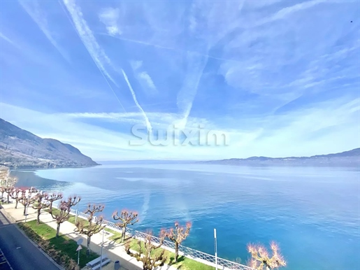 Penthouse of T2 of 68.31m2 on the edge of Lake Geneva!