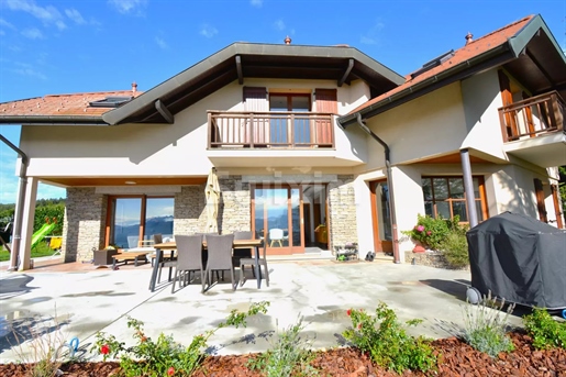 Exceptional villa with panoramic view of Lake Annecy on 2500 m² of land
