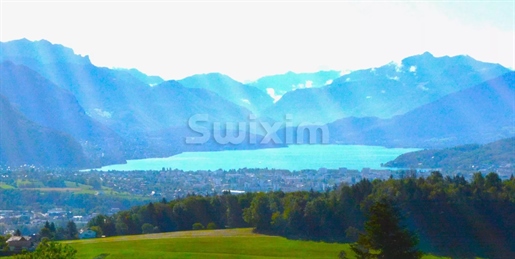 Moradia excecional com vista panorâmica para o lago de Annecy num terreno de 2500 m²