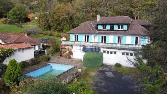 Large family home with swimming pool.