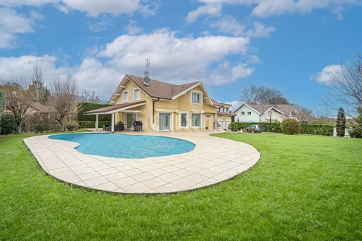 Detached house T7 of 280m2 on plot of 1'300m2 with swimming pool!