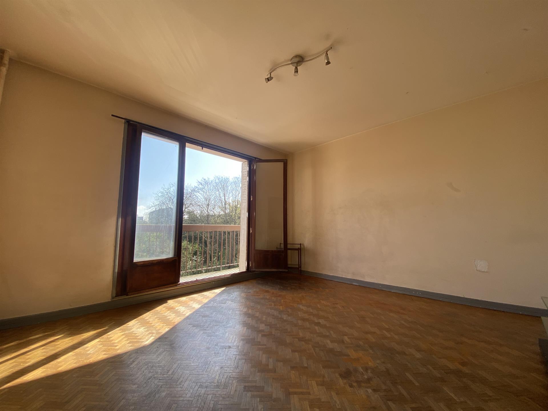 Purchase: Apartment (45000)