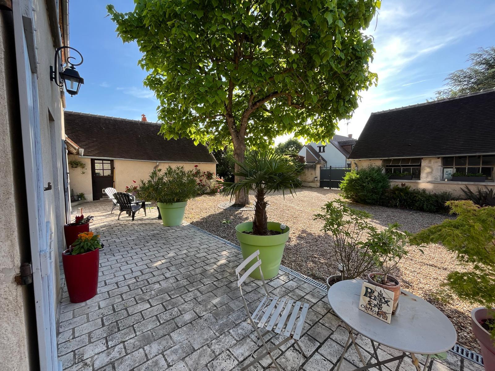 A Vendre Maison De Charme De 241m2 du 19ème Olivet