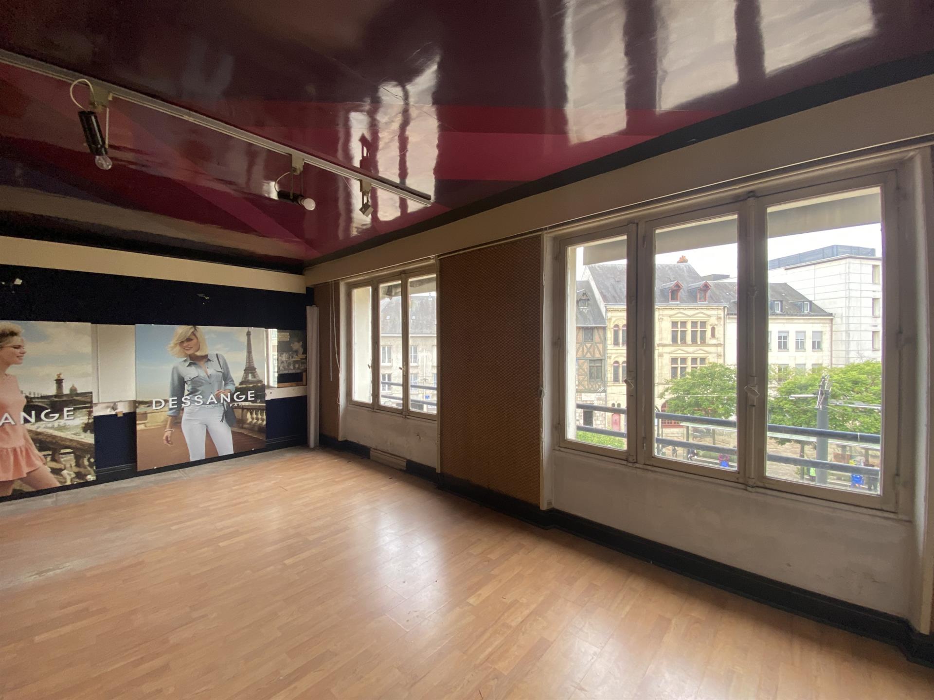 For sale 124M2 Hyper Centre Orléans