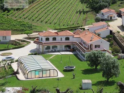 Fantastic property for sale (agricultural and rural tourism farm) with 93.17 ha (931,661.00 m2), loc