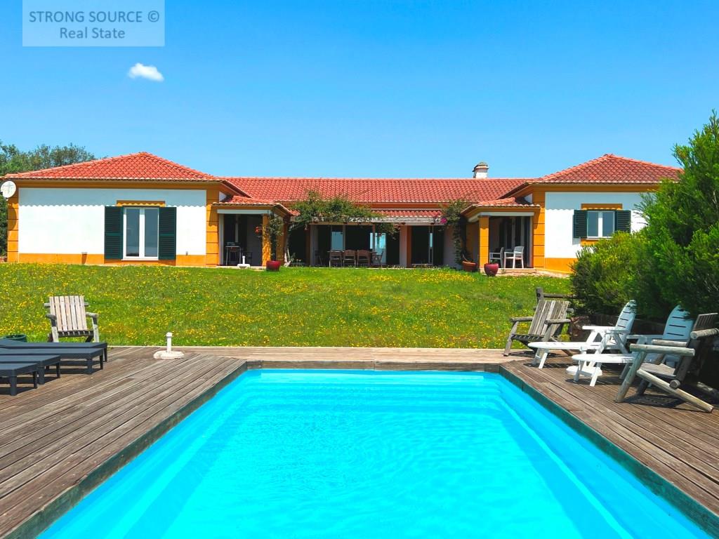 Property with 6 bedroom villa with 400 m2 in Monte Alentejano with access to a dam, land with 52,500