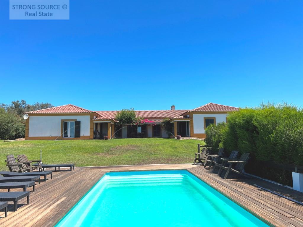 Property with 6 bedroom villa with 400 m2 in Monte Alentejano with access to a dam, land with 52,500