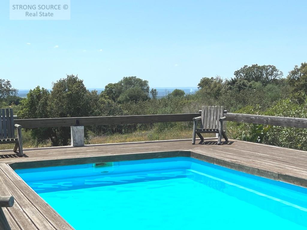 Property with 6 bedroom villa with 400 m2 in Monte Alentejano with access to a dam, land with 52,500