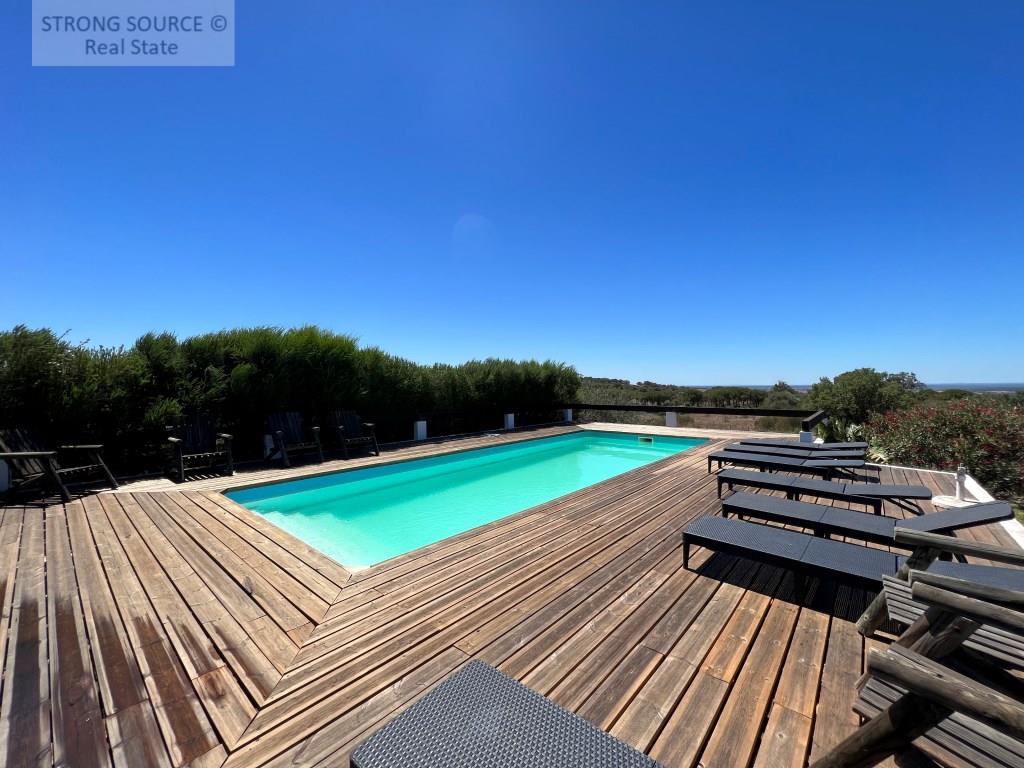 Property with 6 bedroom villa with 400 m2 in Monte Alentejano with access to a dam, land with 52,500