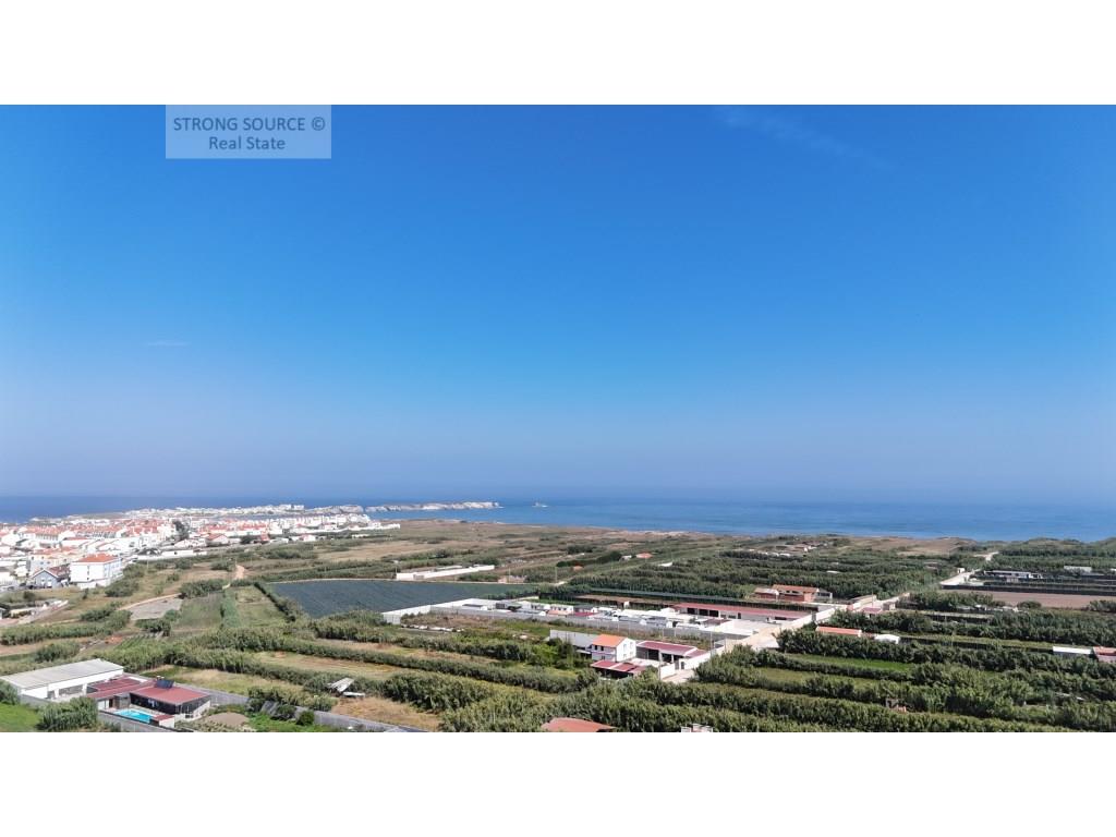 Terreno urbano con proyecto aprobado para una parcelación con 5 edificios (50 pisos), entre la playa